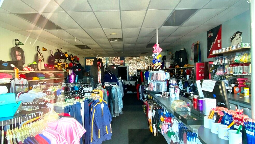 More Photos Of 2789 E State St, Salem Unknown For Lease