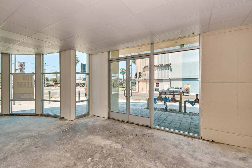 More Photos Of 1598 Long Beach Blvd, Long Beach Storefront Retail Office For Sale