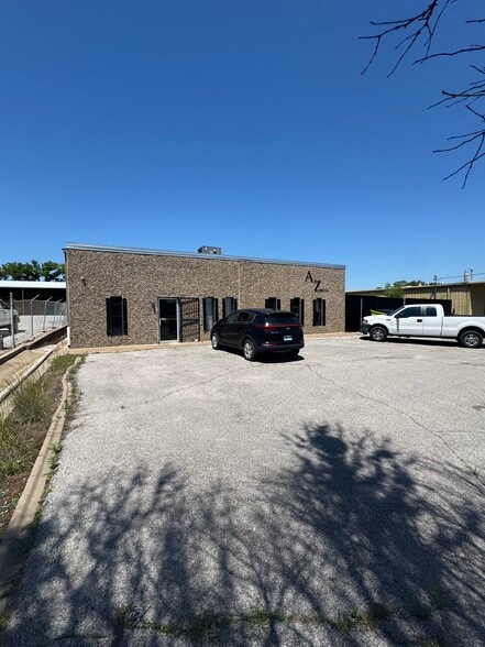 More Photos Of 1112 E Memphis St, Broken Arrow Service For Lease