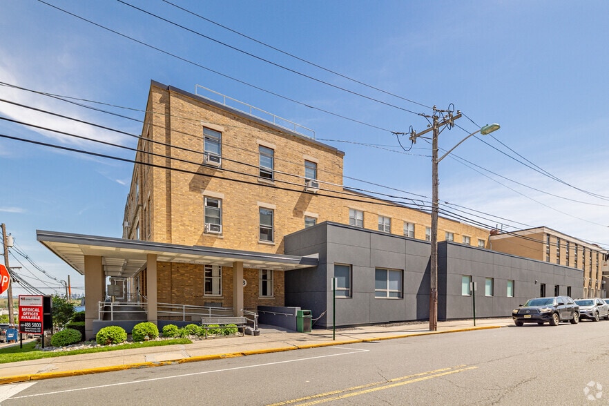More Photos Of 206 Bergen Ave, Kearny Medical For Lease