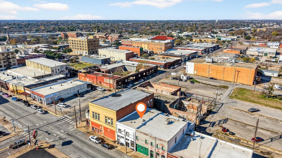 Primary Photo Of 205-207 E Houston St, Sherman Storefront Retail Residential For Sale