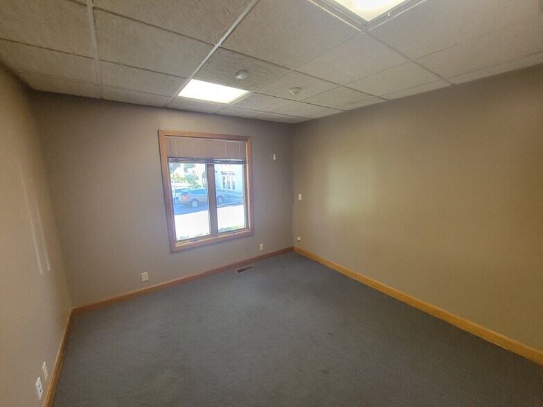 More Photos Of 221 Chelmsford St, Chelmsford Office For Lease