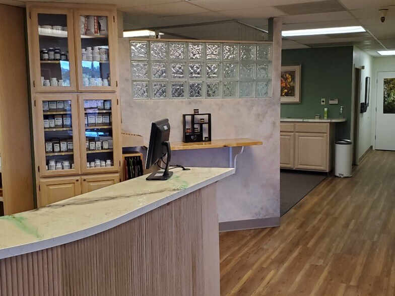 More Photos Of 11879 Kemper Rd, Auburn Office For Lease