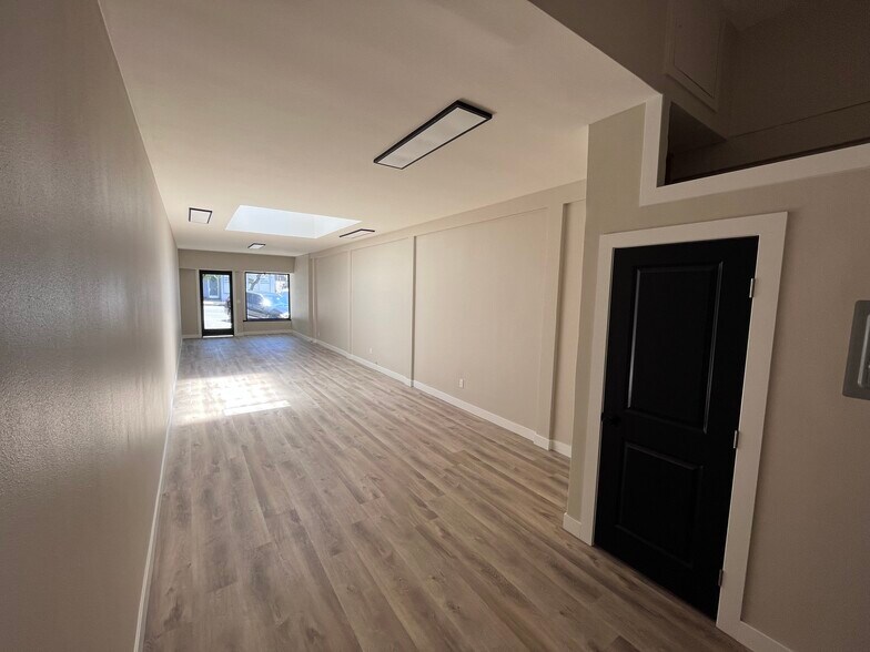 More Photos Of 10039-10041 Commerce Ave, Tujunga Storefront For Sale