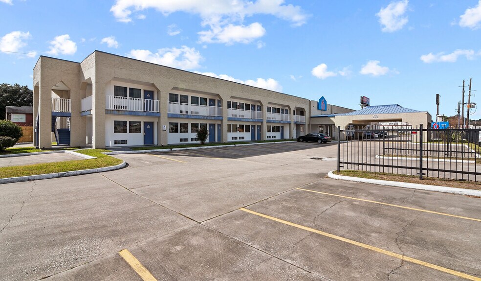 More Photos Of 15725 Bammel Village Dr, Houston Hotel For Sale