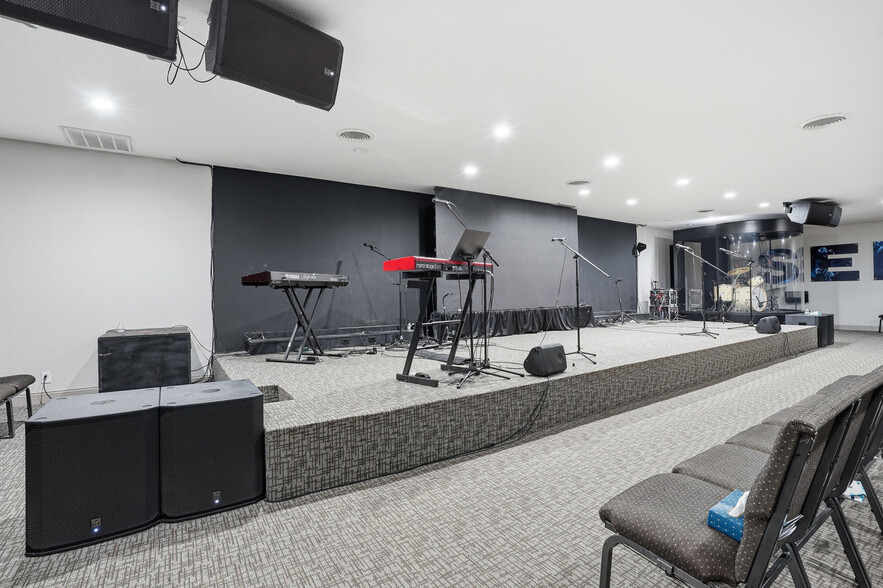 More Photos Of 342 SW Alsbury Blvd, Burleson Religious Facility For Sale