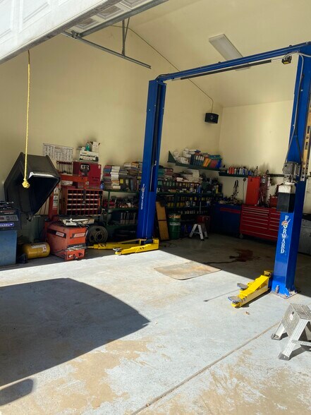 More Photos Of 4875 Black Oak Mine Rd, Garden Valley Auto Dealership For Sale