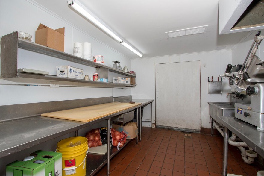 More Photos Of 300 N Northwest Hwy, Palatine Restaurant For Sale