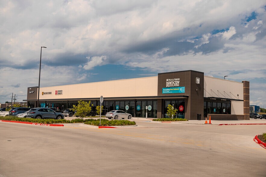 More Photos Of NEC US 75 & SH 121, Melissa Storefront For Lease