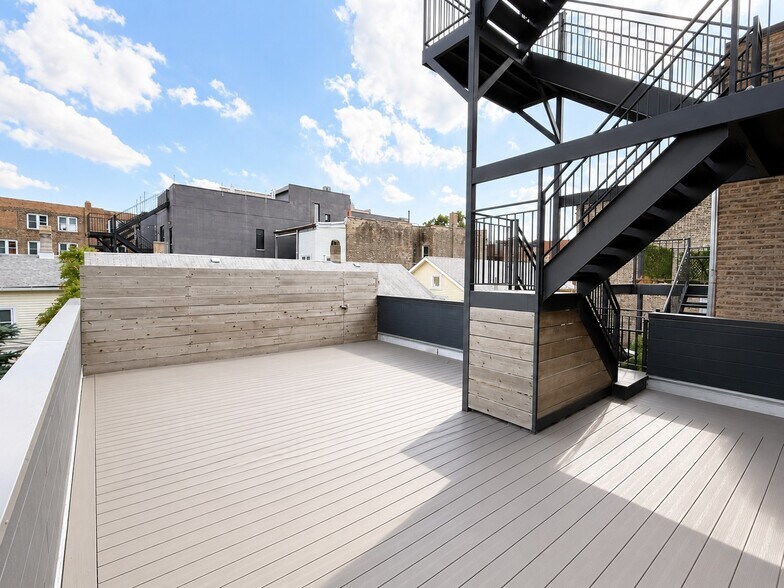 More Photos Of 1653 W Division St, Chicago Storefront Retail Residential For Sale