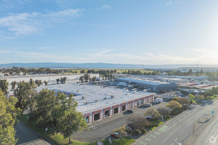 More Photos Of 44555-44865 S Grimmer Blvd, Fremont Warehouse For Lease