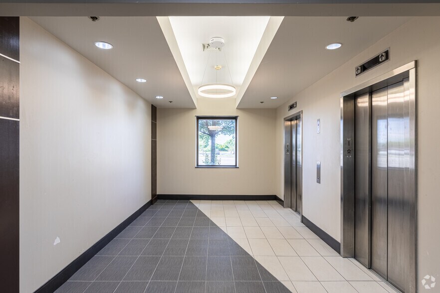 More Photos Of 480 Vantage Pt, Miamisburg Medical For Lease