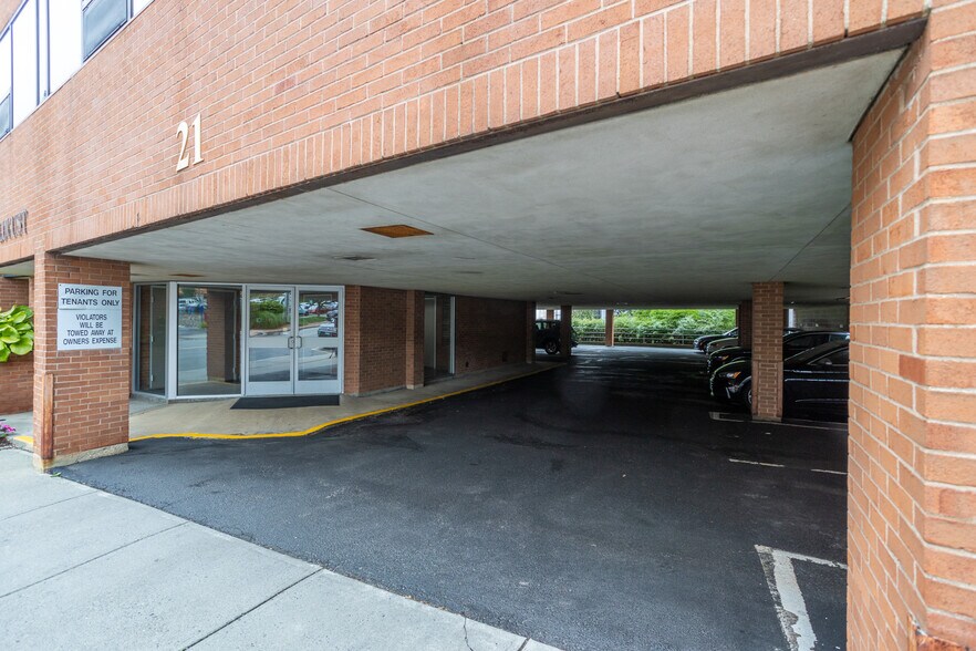 More Photos Of 21 Locust Ave, New Canaan Office For Lease