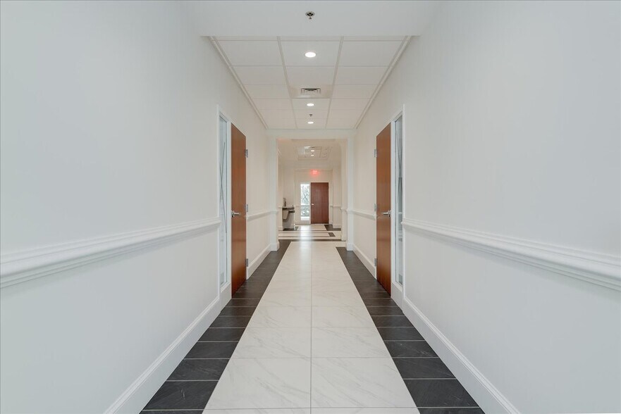 More Photos Of 7109 Guilford Dr, Frederick Medical For Sale