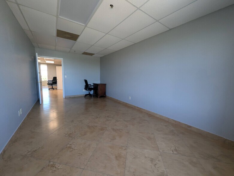 More Photos Of 701 NW Federal Hwy, Stuart Medical For Lease