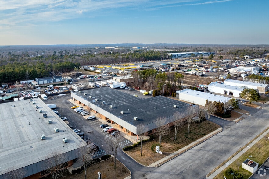 More Photos Of 22 Industrial Blvd, Medford Manufacturing For Lease
