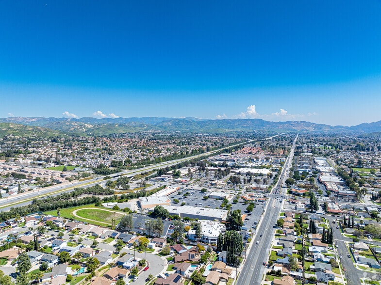 More Photos Of 2585 Cochran St, Simi Valley Freestanding For Sale