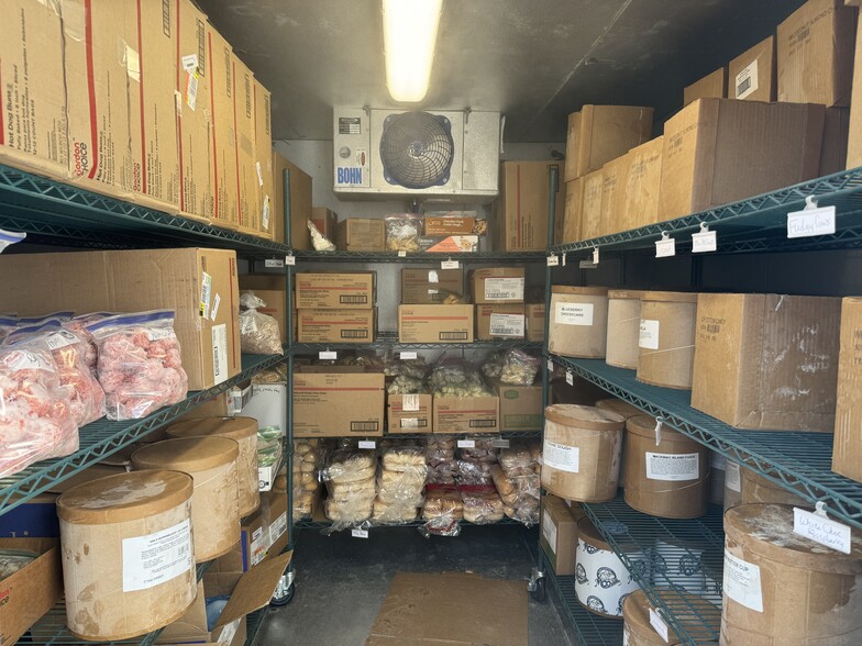 More Photos Of 482 N Sage Lake Rd, Hale Freestanding For Sale