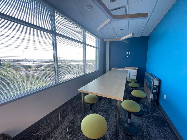 More Photos Of 8611 N Mo Pac Expy, Austin Medical For Lease
