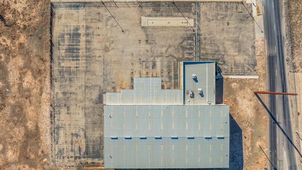 More Photos Of 2307 N Tx-289-loop, Lubbock Truck Terminal For Sale