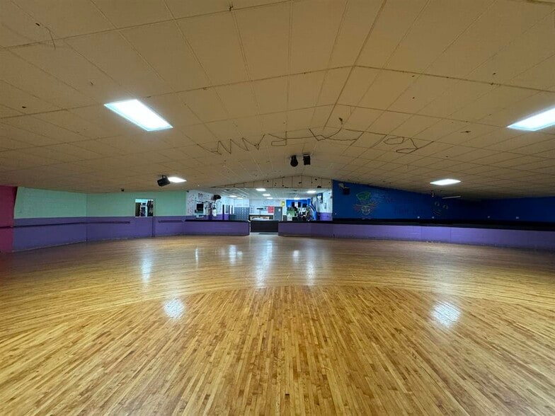 More Photos Of 137 7th Ave, Huntington Skating Rink For Sale