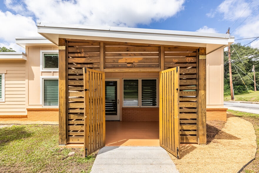 More Photos Of 1651 Pryor Rd SW, Atlanta Loft Creative Space For Sale