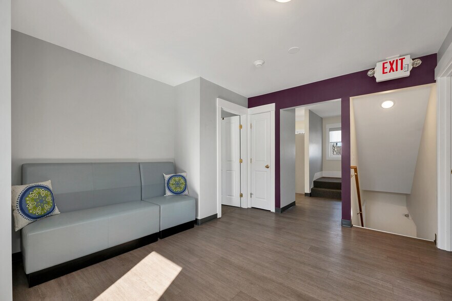 More Photos Of 252 Daniel Webster Hwy, Meredith Office For Sale