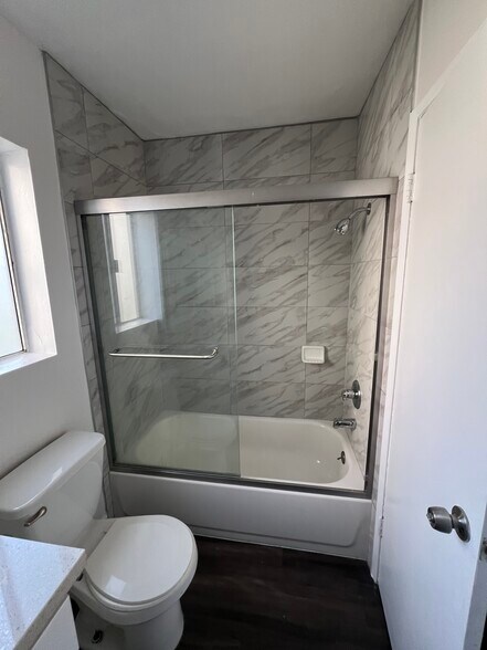 More Photos Of 1014 N Oxford Ave, Los Angeles Apartments For Sale