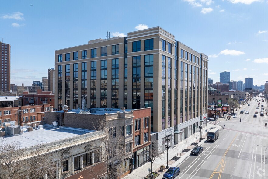 More Photos Of 4611 N Broadway St, Chicago Apartments For Lease