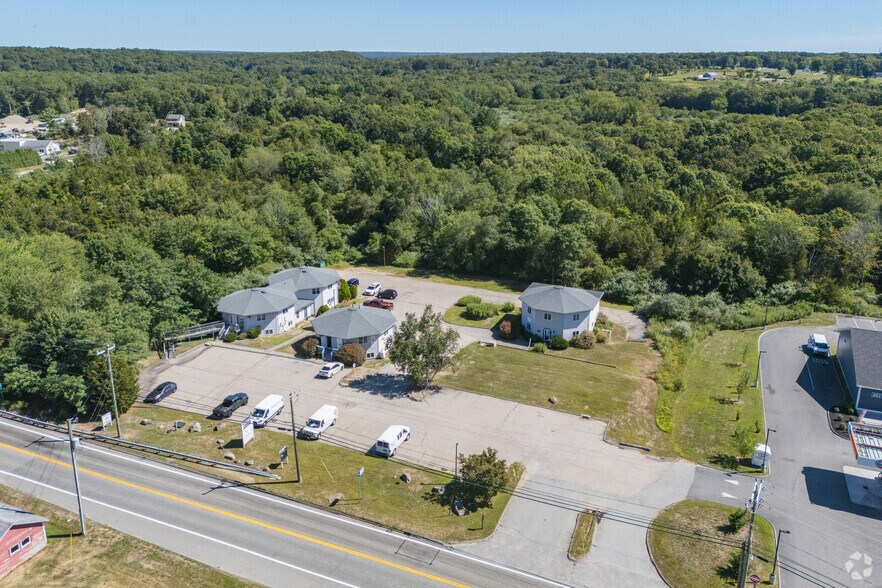 More Photos Of 82 Norwich Westerly Rd, North Stonington Medical For Sale