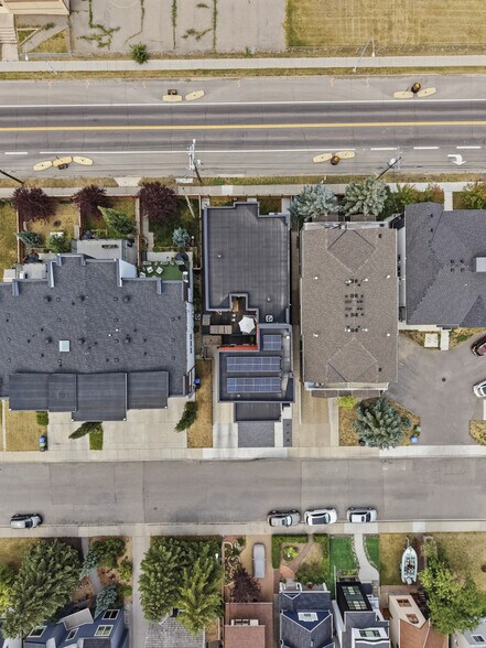 More Photos Of 2226 Westmount Rd NW, Calgary Apartments For Sale