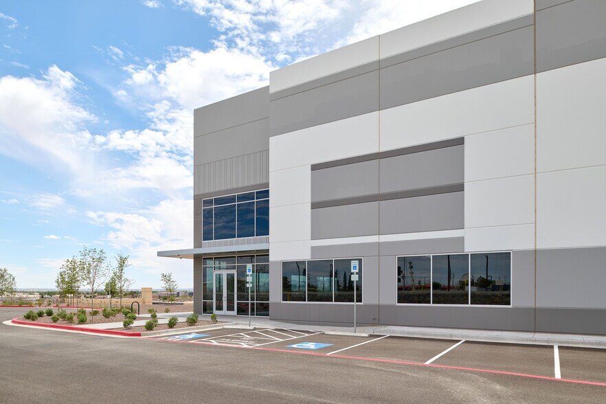 More Photos Of 8900 Escobar Dr, El Paso Distribution For Lease