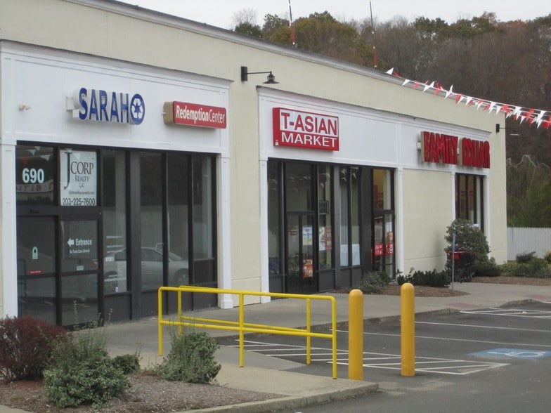 More Photos Of 684 Foxon Rd, East Haven Unknown For Lease