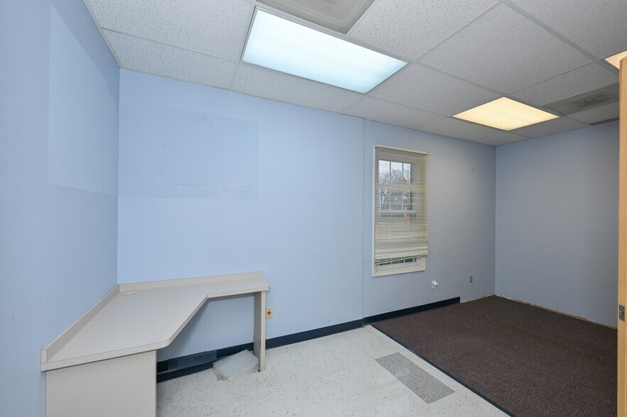 More Photos Of 6555 Wilson Mills Rd, Mayfield Village Unknown For Lease