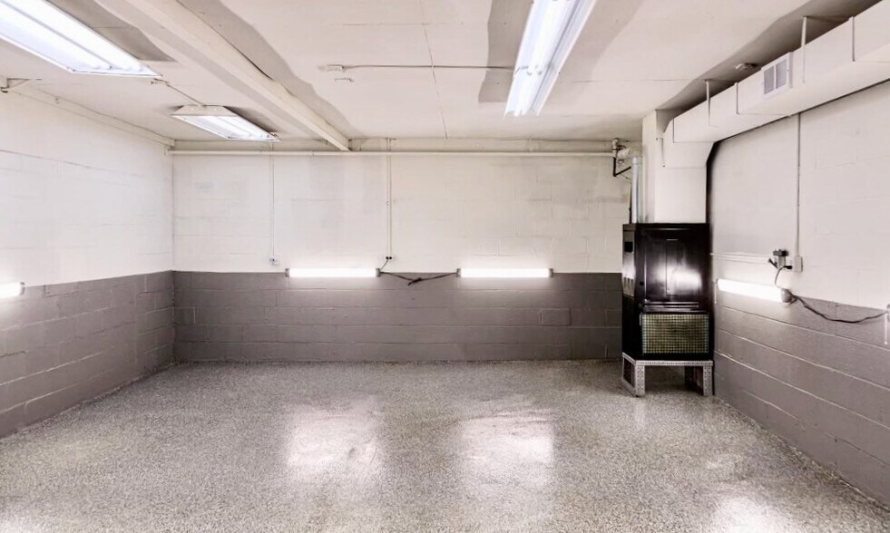 More Photos Of 4409 Bennett Rd, Toledo Auto Repair For Sale