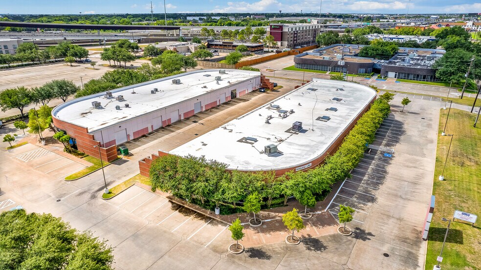 More Photos Of 11011 Brooklet Dr, Houston Unknown For Lease