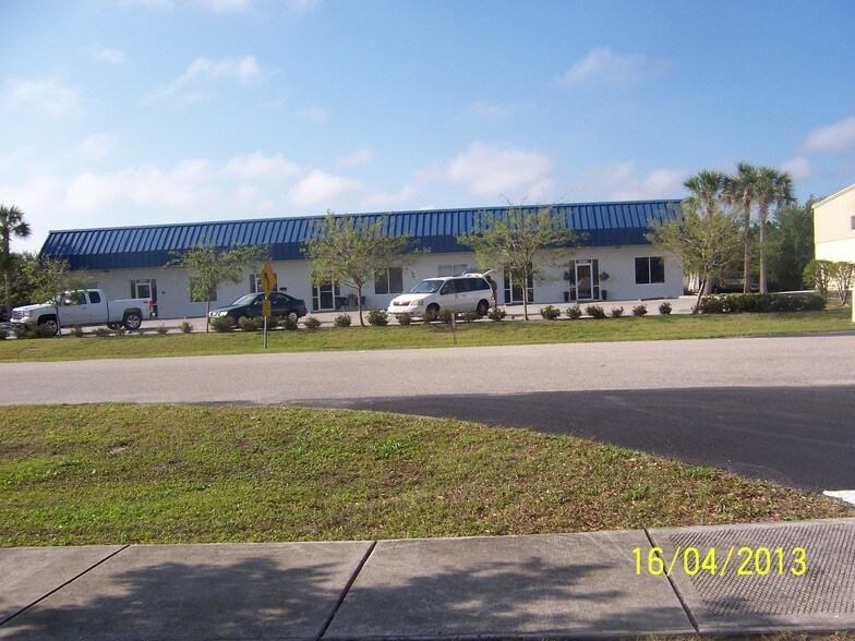 More Photos Of 8251-8259 Blaikie Ct, Sarasota Light Manufacturing For Lease