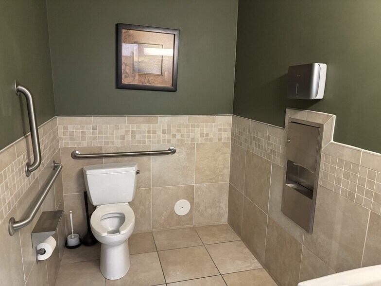 More Photos Of 16515 S 40th St, Phoenix Medical For Lease