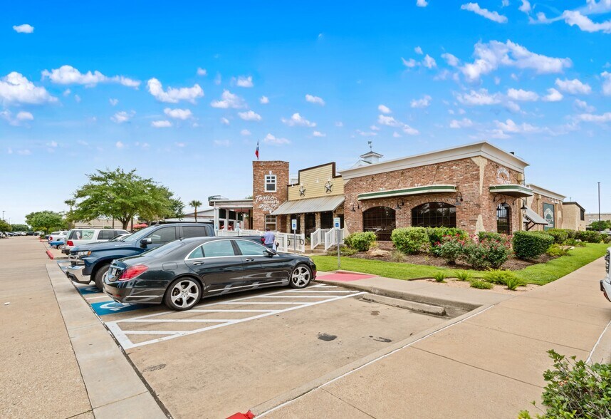 More Photos Of 19660-20030 Southwest Fwy, Sugar Land Unknown For Lease