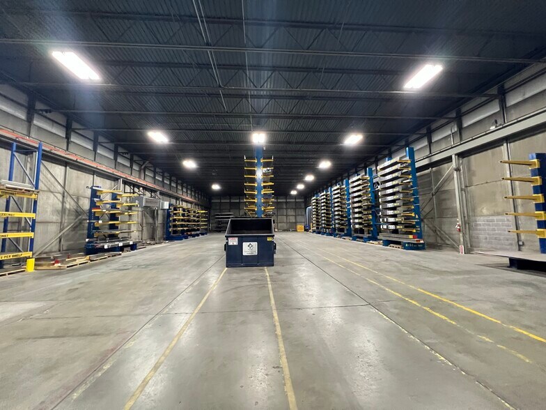 More Photos Of 3400 N Topeka St, Wichita Warehouse For Lease