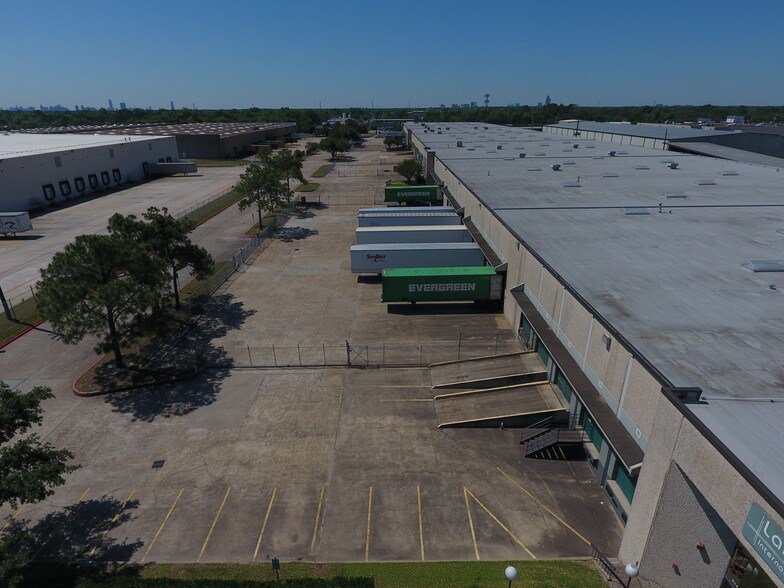 More Photos Of 9500-9540 Clay Rd, Houston Distribution For Lease