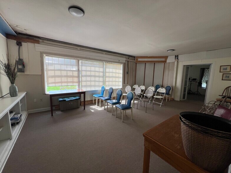 More Photos Of 1715 Market St, Baytown Religious Facility For Sale