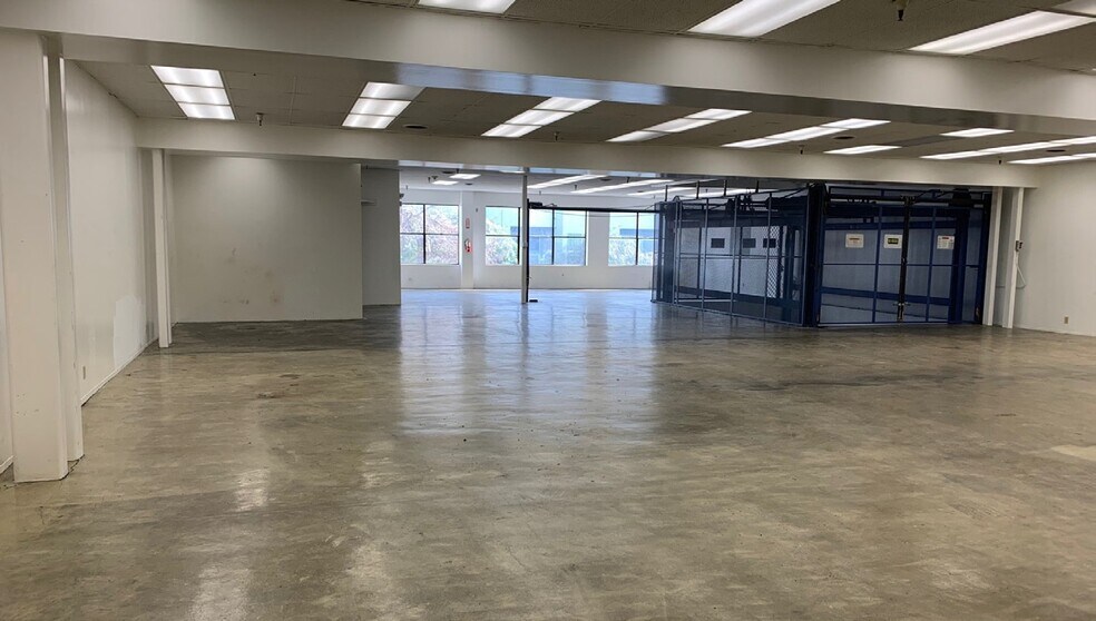 More Photos Of 956 Folsom St, San Francisco Manufacturing For Sale