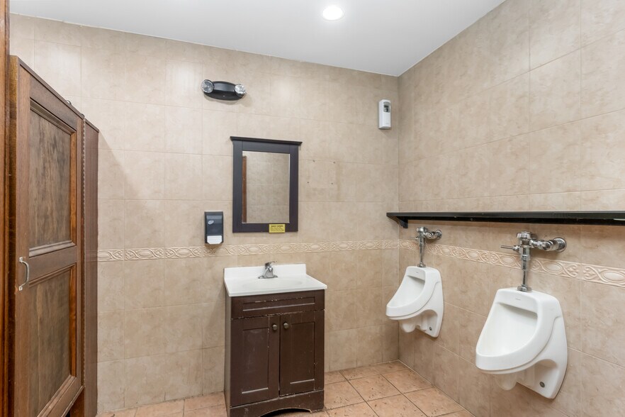 More Photos Of 6254 Main St, Tannersville Restaurant For Sale