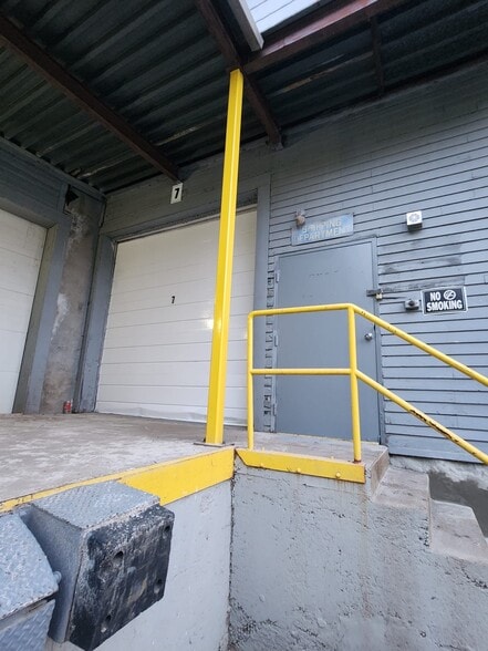 More Photos Of 100 Business St, Hyde Park Unknown For Lease