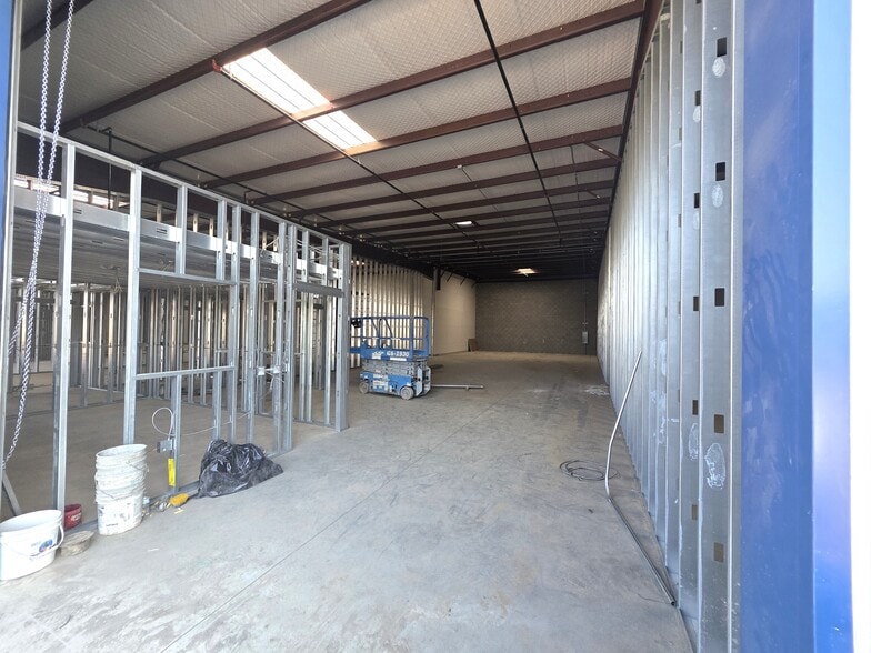 More Photos Of 1200 Montclaire Dr, Ceres Distribution For Lease