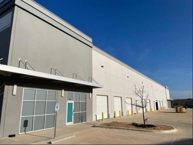 More Photos Of 515 Richland Hills Dr, San Antonio Warehouse For Lease