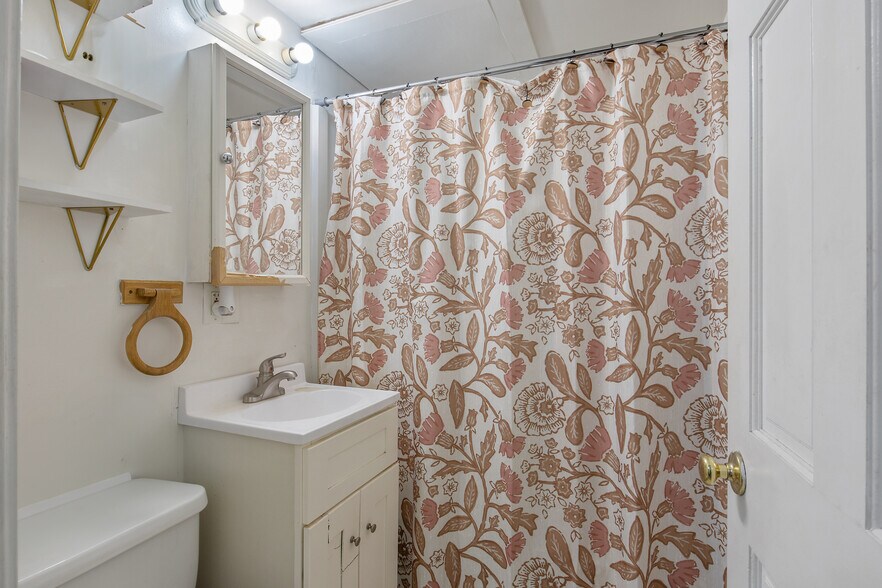 More Photos Of 101 Comstock Ave, Syracuse Apartments For Sale