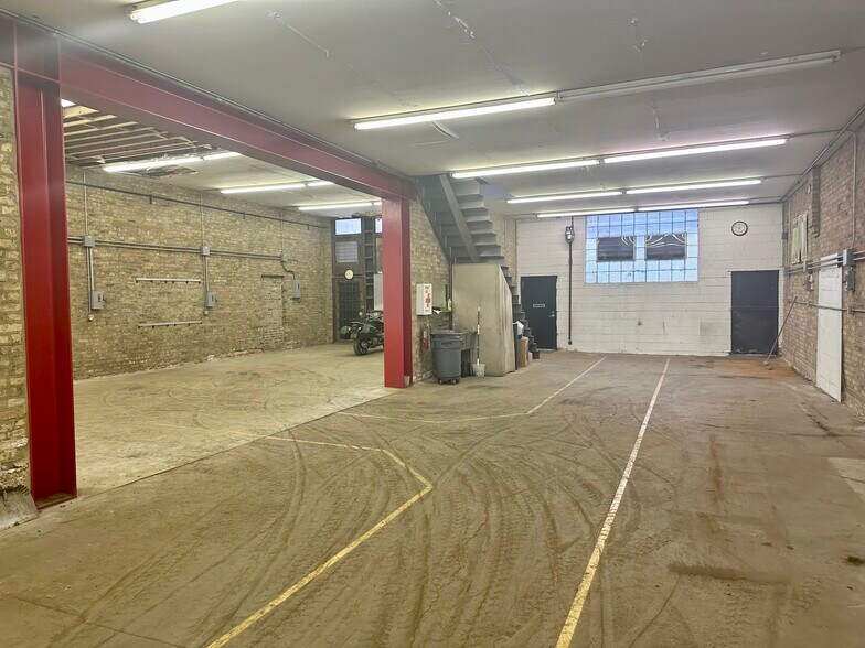 More Photos Of , Chicago Unknown For Sale