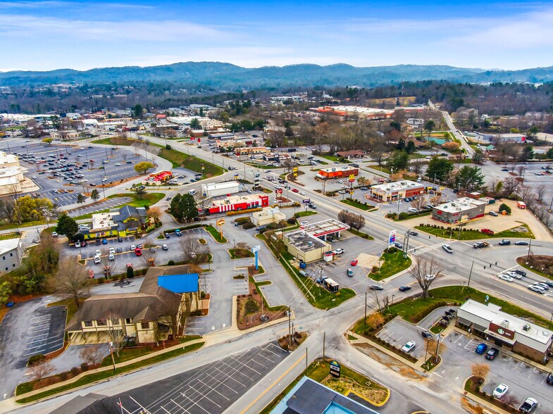 More Photos Of 101 Jack St, Hendersonville Bank For Sale